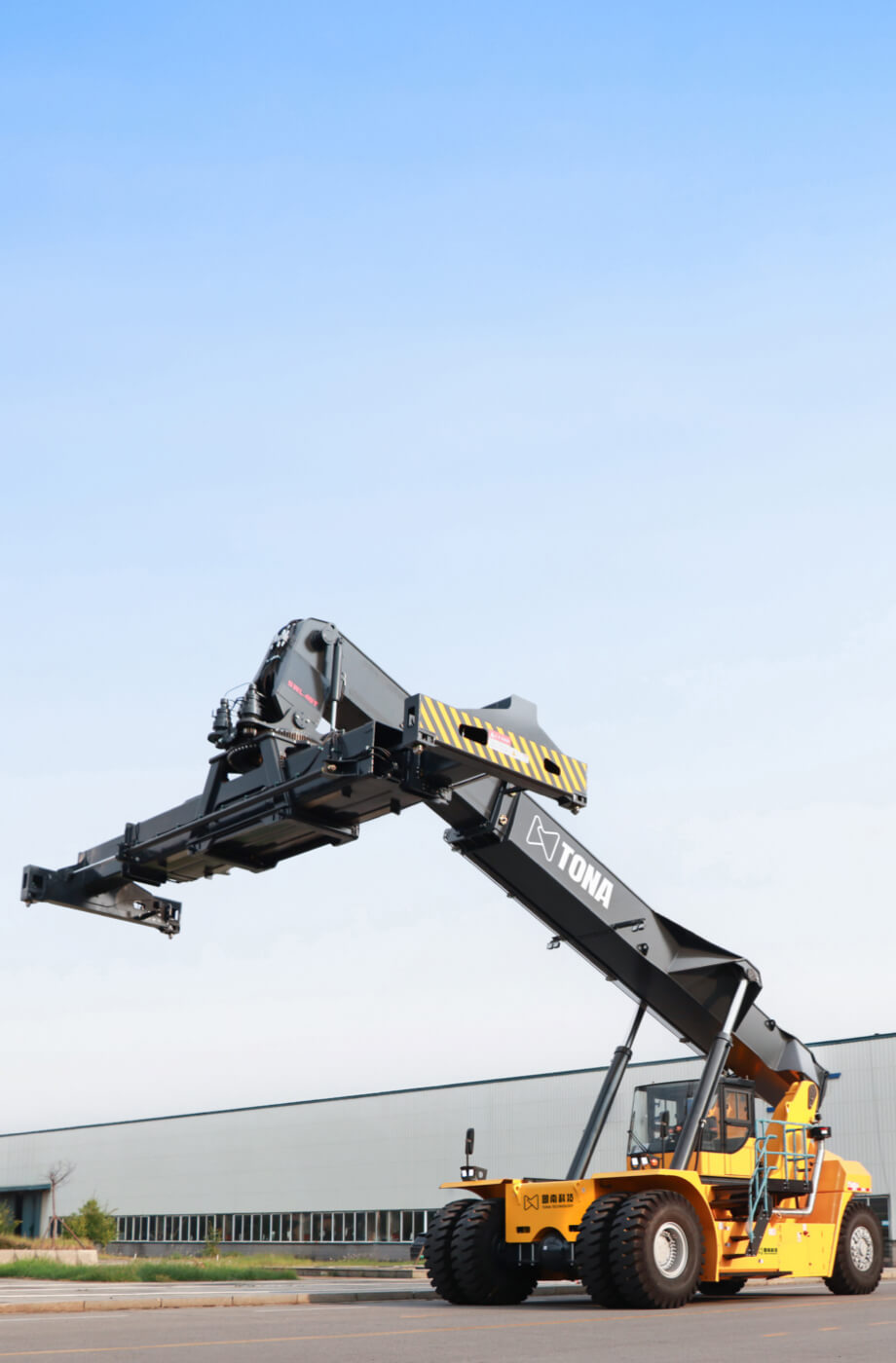 Reach-Stacker