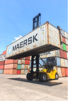 Fuel Powered Empty Container Handler