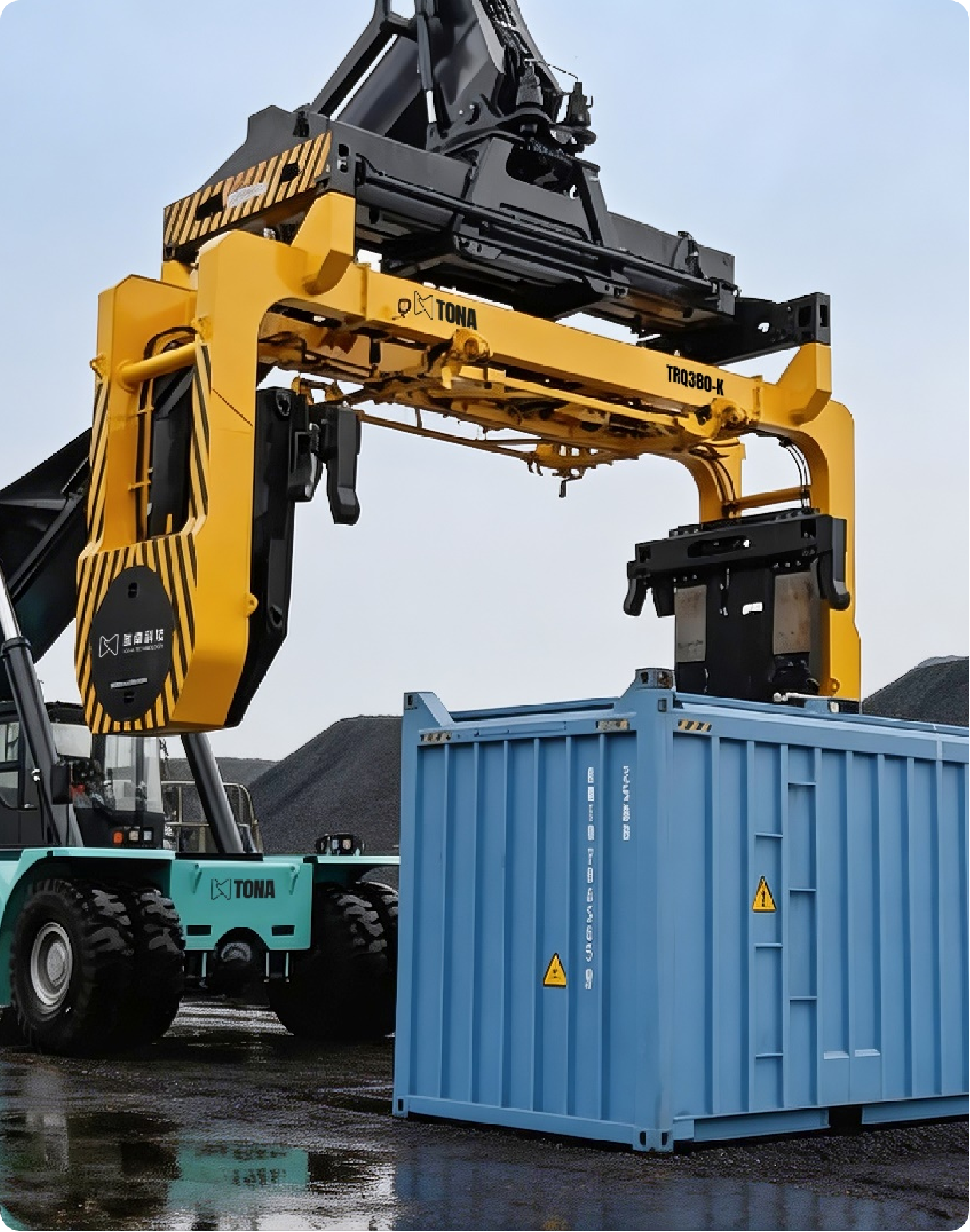 Rotating Spreader For Reach Stacker