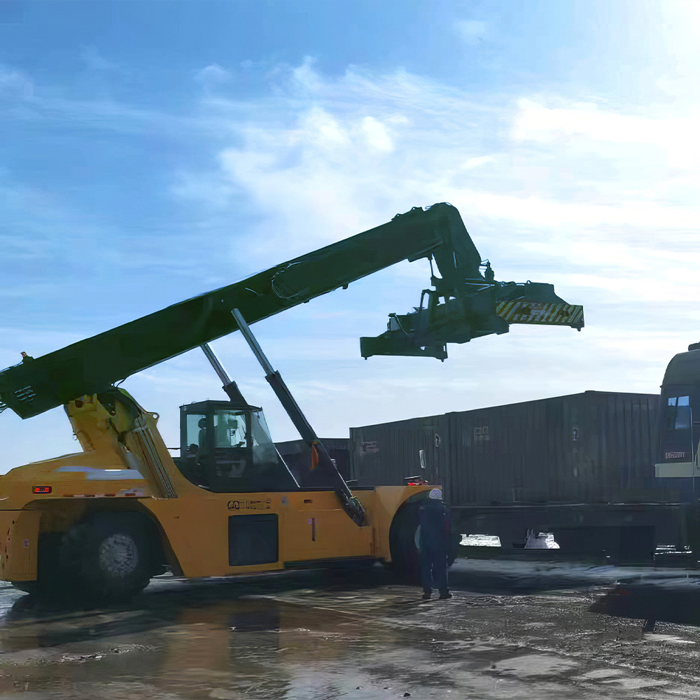 Heavy-Duty Reach Stacker for Ports & Railway Stations